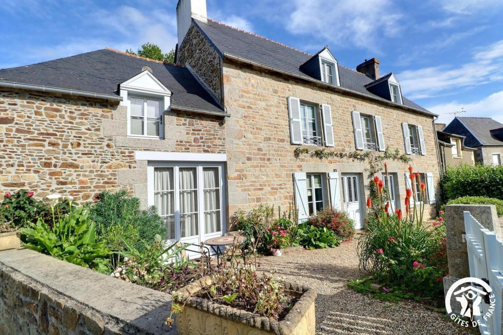 Bed and Breakfast Le Jardin De Quercus Bazouges-la-Pérouse Exterior foto